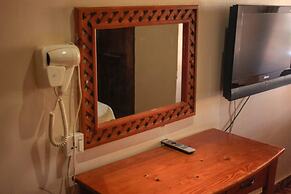 Golden Pillow Lodge Monze