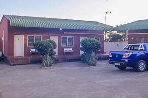 Golden Pillow Lodge Monze