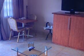 Golden Pillow Lodge Monze