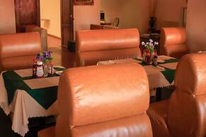 Golden Pillow Lodge Monze