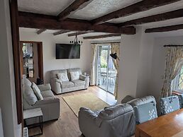 Cwmbach Cottages