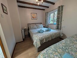 Cwmbach Cottages