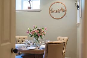 JOIVY Luxury Carlton Terrace Main Door Apartment