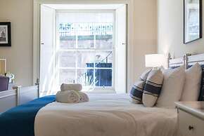 JOIVY Luxury Carlton Terrace Main Door Apartment