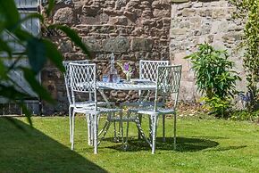 JOIVY Luxury Carlton Terrace Main Door Apartment