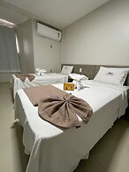 Max Hotel