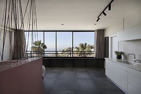 Urbanica Carmel