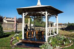 Apart Samay Hue Bungalows