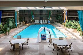 The Plaza Inn & Suites