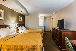 The Plaza Inn & Suites