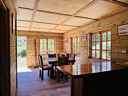 Cabañas entre montañas con tinajas calientes