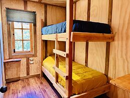 Cabañas entre montañas con tinajas calientes