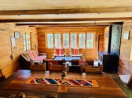 Cabañas entre montañas con tinajas calientes