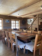 Cabañas entre montañas con tinajas calientes