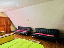 Cabañas entre montañas con tinajas calientes