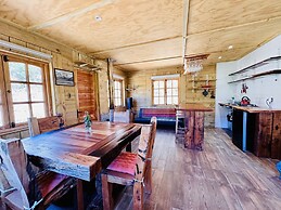 Cabañas entre montañas con tinajas calientes