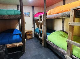 Cabañas entre montañas con tinajas calientes