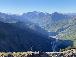 Cabañas entre montañas con tinajas calientes