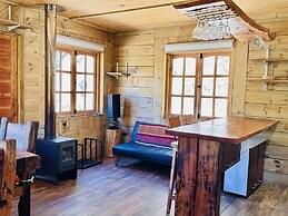 Cabañas entre montañas con tinajas calientes