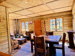 Cabañas entre montañas con tinajas calientes