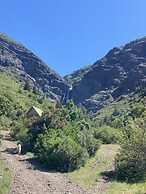 Cabañas entre montañas con tinajas calientes