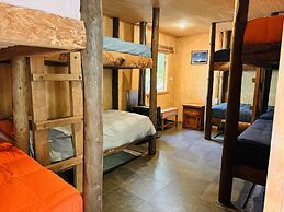 Cabañas entre montañas con tinajas calientes