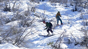 Cabañas entre montañas con tinajas calientes