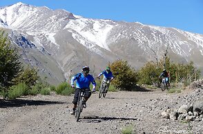 Cabañas entre montañas con tinajas calientes