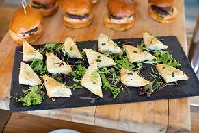 Hotel Indigo Everett - Waterfront Place by IHG