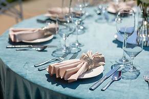 Hotel Indigo Everett - Waterfront Place by IHG