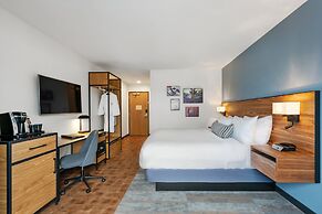 Hotel Indigo Everett - Waterfront Place by IHG