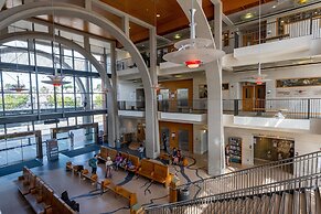 Hotel Indigo Everett - Waterfront Place by IHG