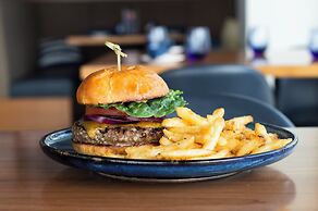 Hotel Indigo Everett - Waterfront Place by IHG