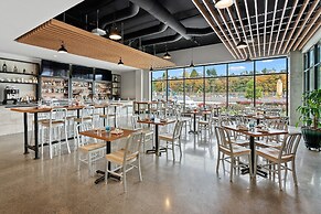 Hotel Indigo Everett - Waterfront Place by IHG