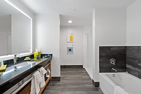 Hotel Indigo Everett - Waterfront Place by IHG