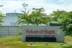 Hotel Indigo Everett - Waterfront Place by IHG