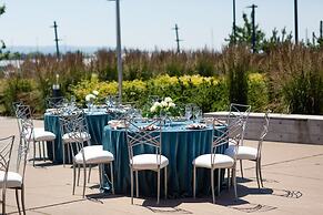 Hotel Indigo Everett - Waterfront Place by IHG