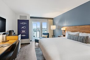 Hotel Indigo Everett - Waterfront Place by IHG