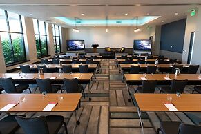 Hotel Indigo Everett - Waterfront Place by IHG