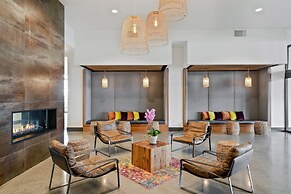 Hotel Indigo Everett - Waterfront Place by IHG