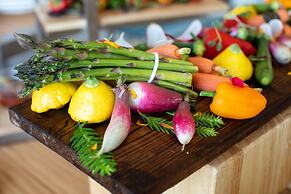 Hotel Indigo Everett - Waterfront Place by IHG