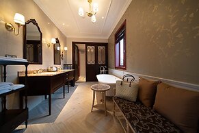 Ancient Hue Garden Houses