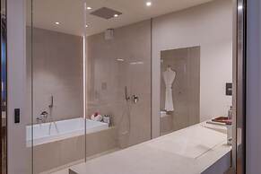 Cinnamon Velifushi Maldives