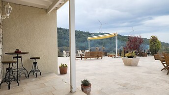 Otel Naturla Göl Evi