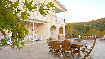 Otel Naturla Göl Evi