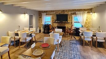 Otel Naturla Göl Evi