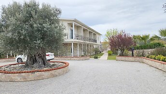 Otel Naturla Göl Evi