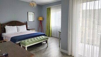 Otel Naturla Göl Evi