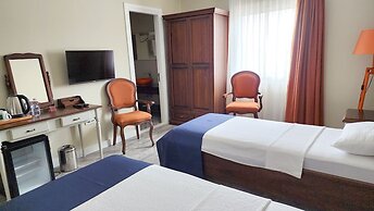 Otel Naturla Göl Evi