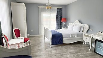 Otel Naturla Göl Evi